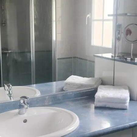 Holiday home La Genetouze *